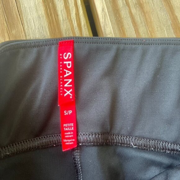 SPANX Faux Leather Black Legging Size Small - Picture 9 of 11